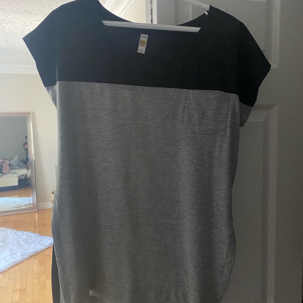 Lole brand long t-shirt. Great condition! - Picture 2 of 3